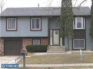 1028 S Beecham Rd, Williamstown, NJ 08094