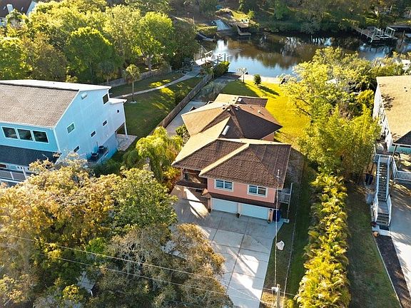 3rd image of 2030 Gulfview Dr