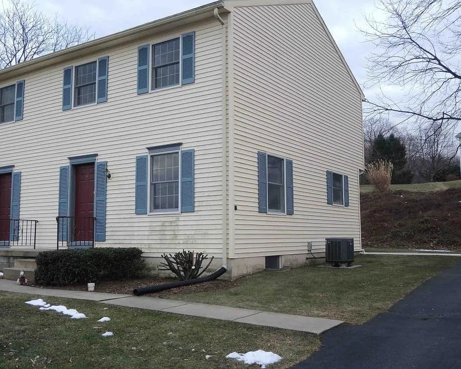 1618 Peony Rd