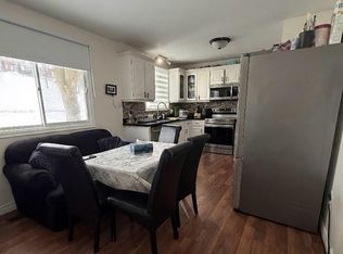 98 The Queensway Ave S, Georgina, ON L4P1Z4