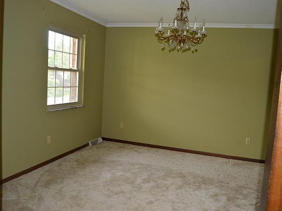 3rd image of 526 Pimlico Dr