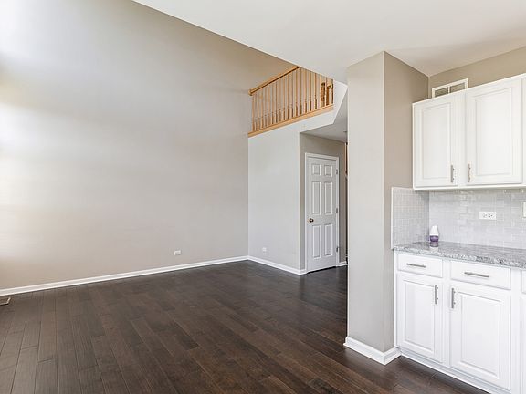 5th image of 458 Blue Springs Dr