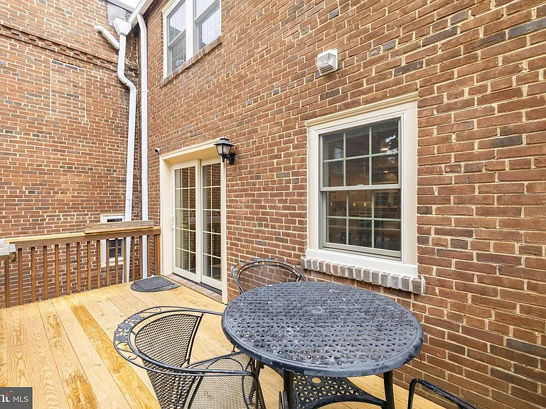 4880 Chevy Chase Dr #133 — Photo 30
