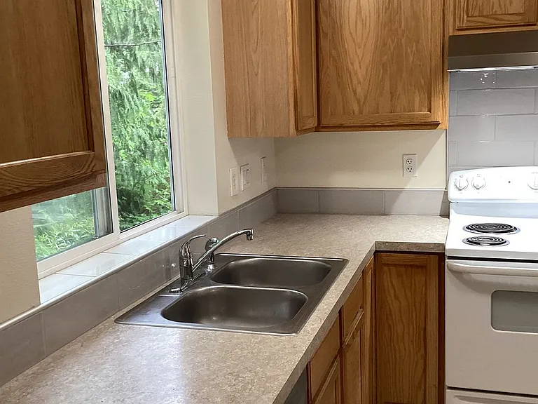 1826 98th Pl SW #B — Photo 5