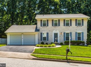 6907 Shackle Pl, Burke, VA 22015