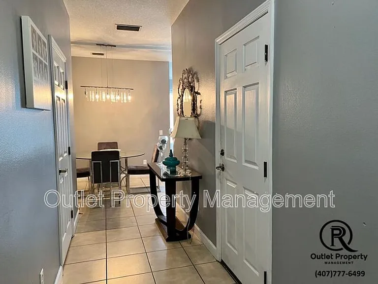 316 Coral Beach Cir — Photo 2