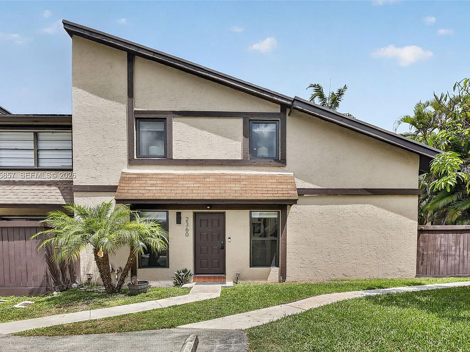 1st image of 2360 Bayberry Dr #2360