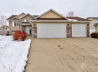 4622 Boulder Ridge Rd, Bismarck, ND 58503