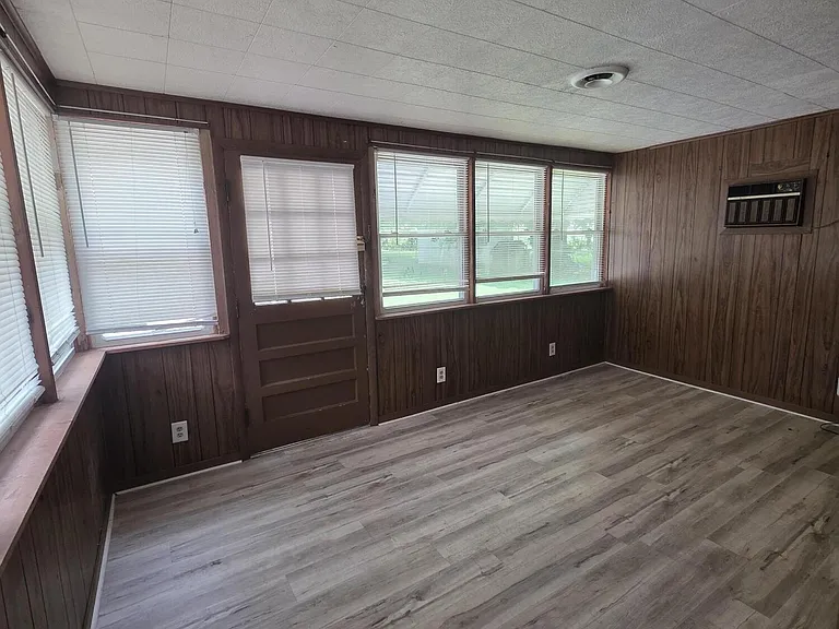 226 Granvil Dr — Photo 4