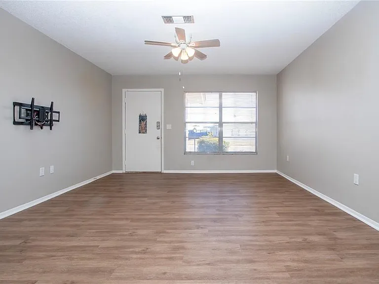 802 Buttonwood Dr — Photo 7