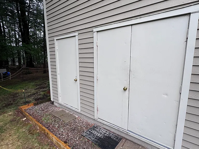 Single door (Storage Closet)
Double Doors (Trash bin inside)