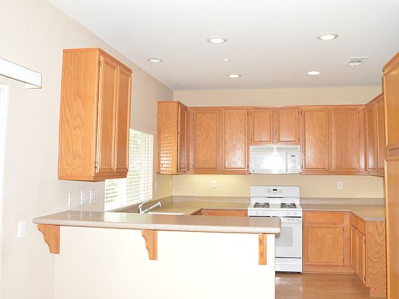 4th image of 7170 Arlington Ct