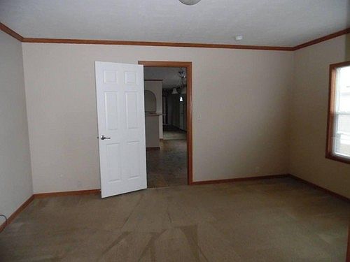 4th image of 28863 Country Ln
