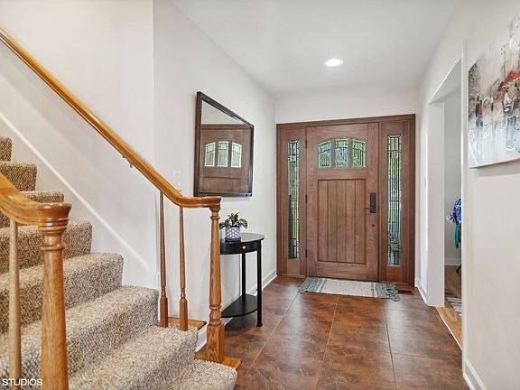 5th image of 1565 Newcastle Ln