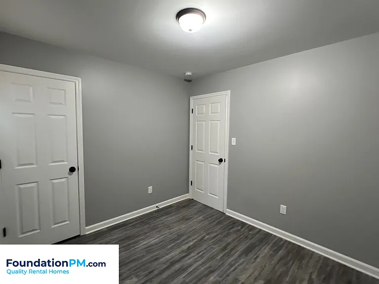 605 Howard Dr — Photo 11