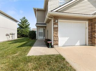807 SW Peach Tree Ln, Blue Springs, MO 64064