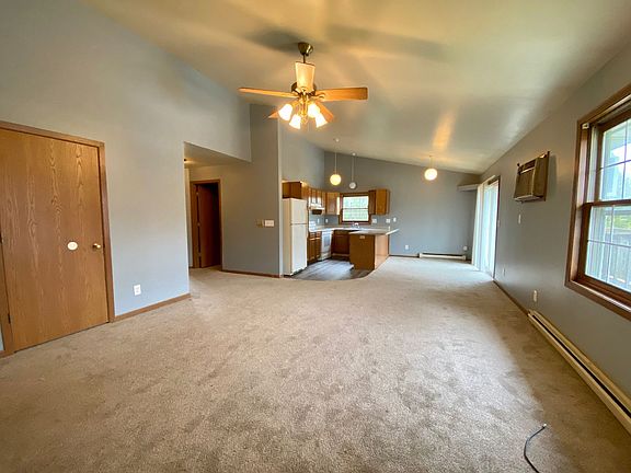 2nd image of 510 W Newhall Ave APT 3