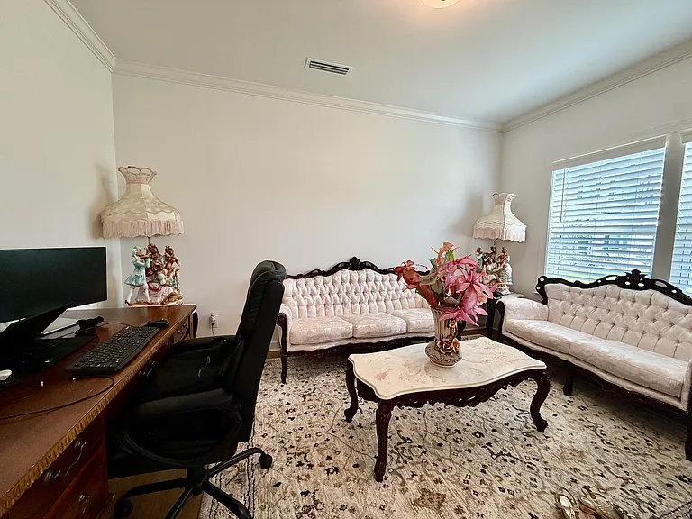 911 Cypress Point Ln — Photo 6