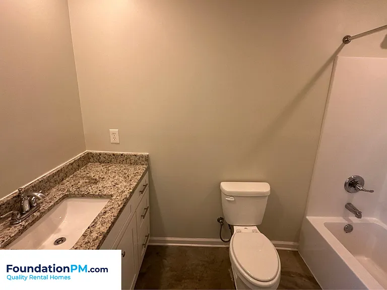 2504 Sl Henry St — Photo 14