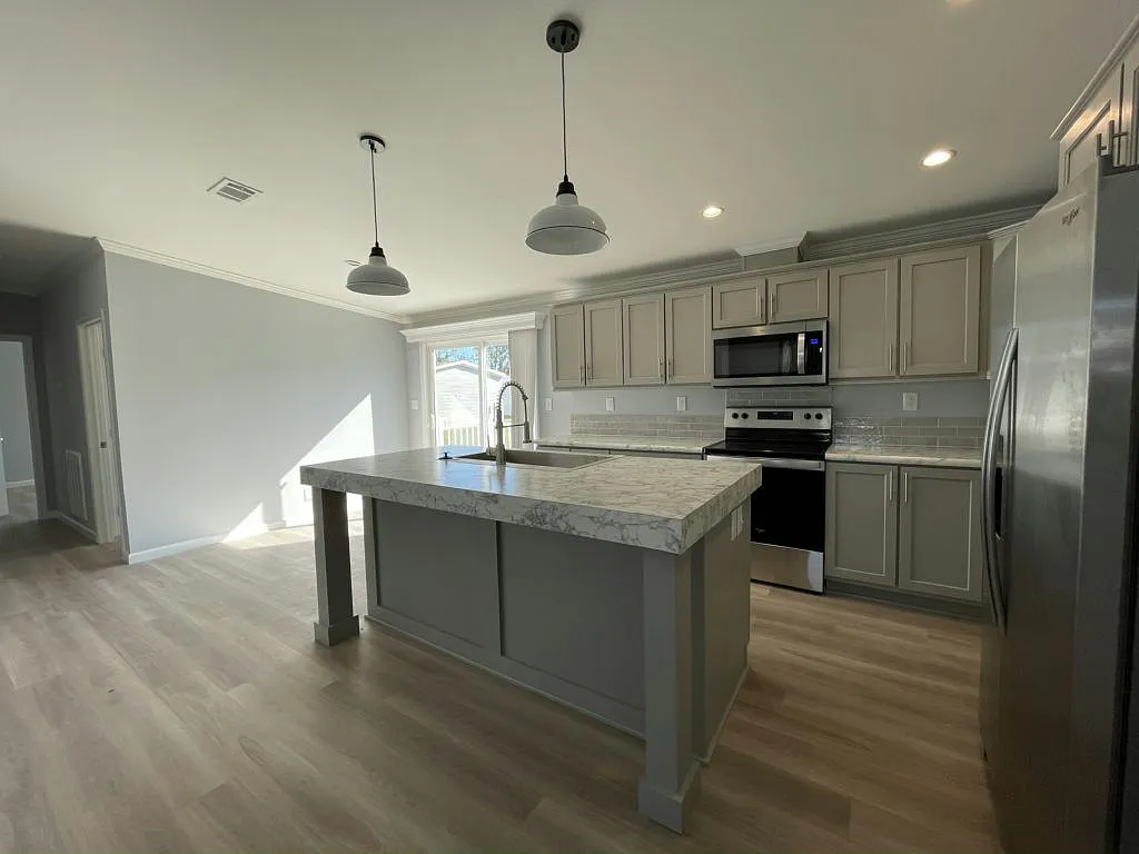 2 bed, 2.0 bath, 1380 sqft, $1,550 — Photo 4