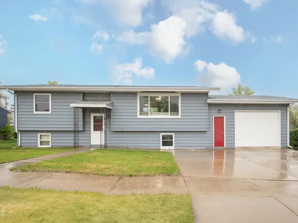 407 7th St N, New Salem, ND 58563