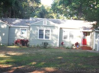 915 W Candlewood Ave, Tampa, FL 33603