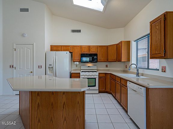 4th image of 1487 W Sunridge Dr