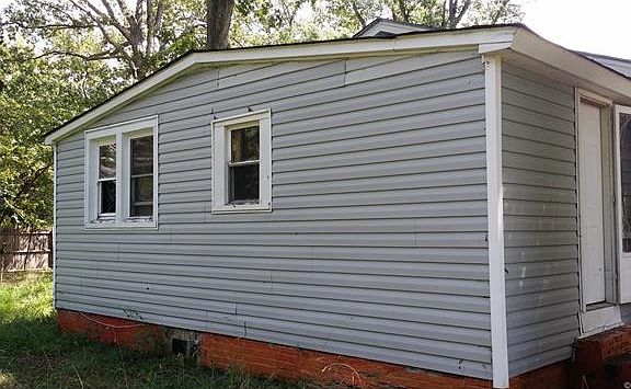 3rd image of 2409 Lamberts Ave