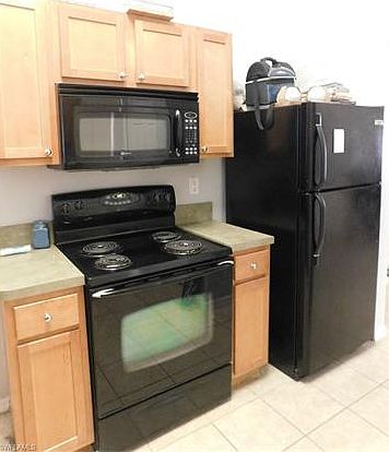 3rd image of 951 Edgerton Ave
