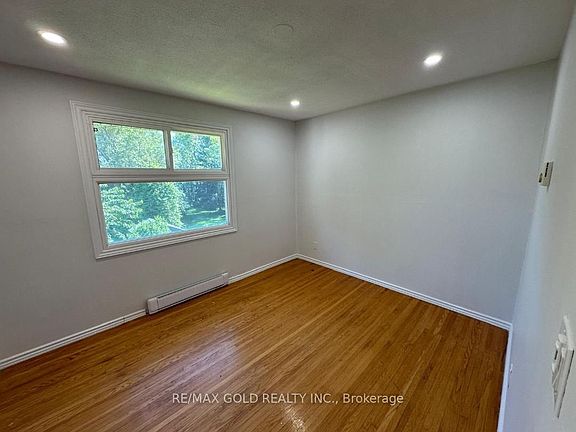 3rd image of 515 Stone St