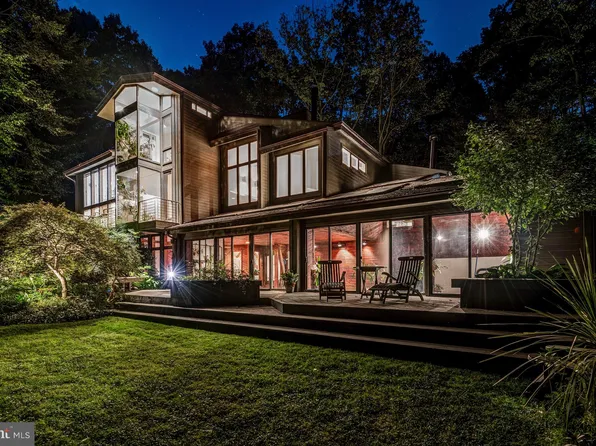 7313 Brookstone Ct, Rockville, MD 20854