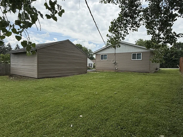 283 Hazelwood Dr — Photo 8