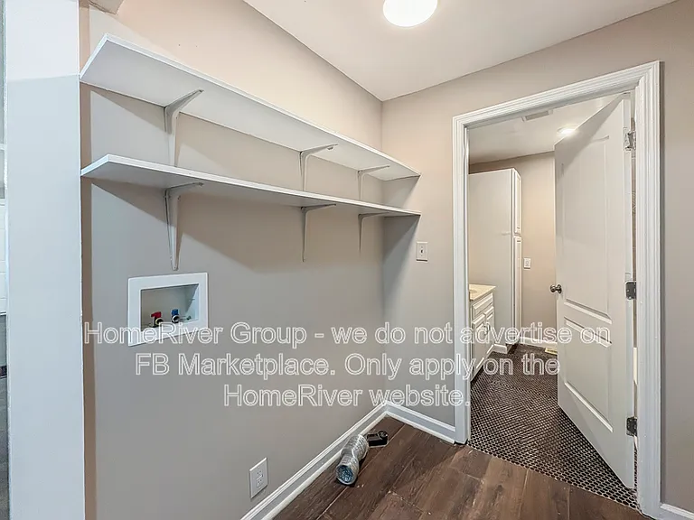 1310 Roanoke Ave — Photo 15
