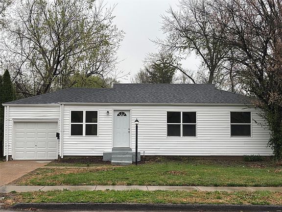 2nd image of 10256 Ashbrook Dr