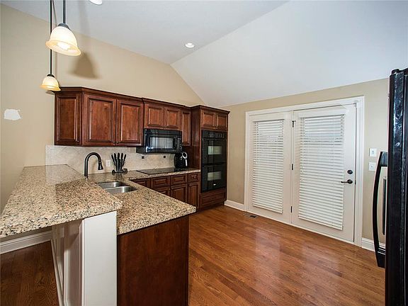 5th image of 3229 N 123rd Ter
