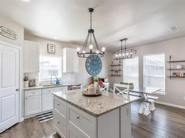 7449 Sleepy Hollow Ln — Photo 7