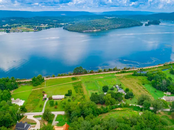 25 Nickajack Trce, South Pittsburg, TN 37380