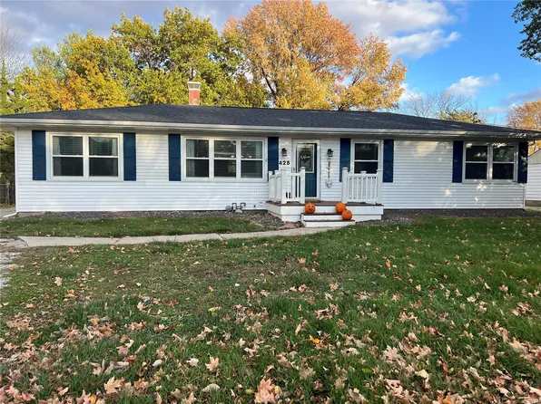 425 Johnson St, Carlinville, IL 62626