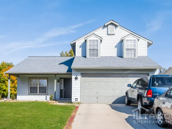 10028 Arapahoe Dr, Indianapolis, IN 46235