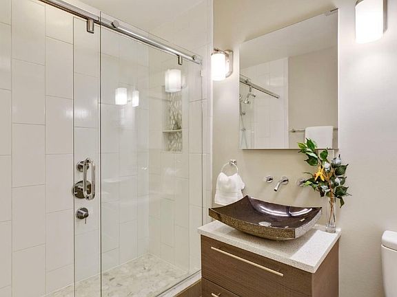 5th image of 1830 17th St NW APT 206