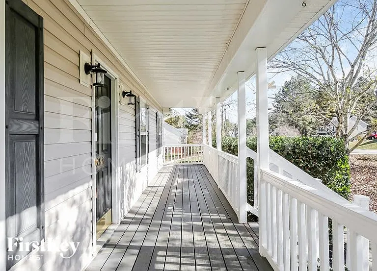 263 Carriage Ln — Photo 3