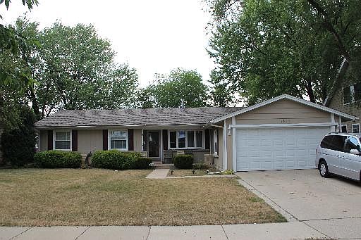 1st image of 1320 Berkenshire Ln