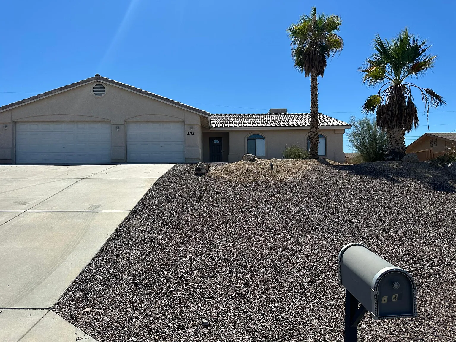 3 bed, 1350 sqft, $2,050 — Photo 1