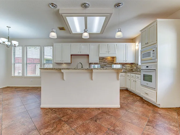 1107 Magnolia Woods Ct — Photo 14