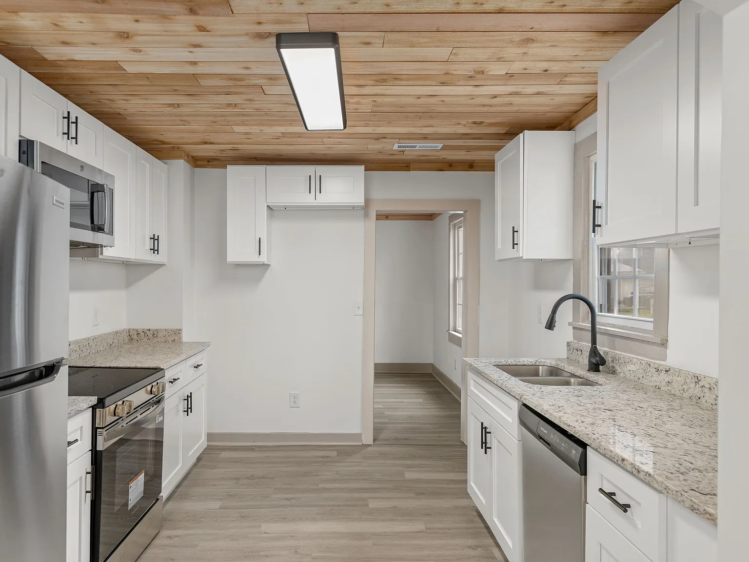 3 bed, 1181 sqft, $1,450 — Photo 3