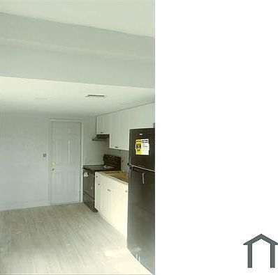 2nd image of 1871 Wilmington St