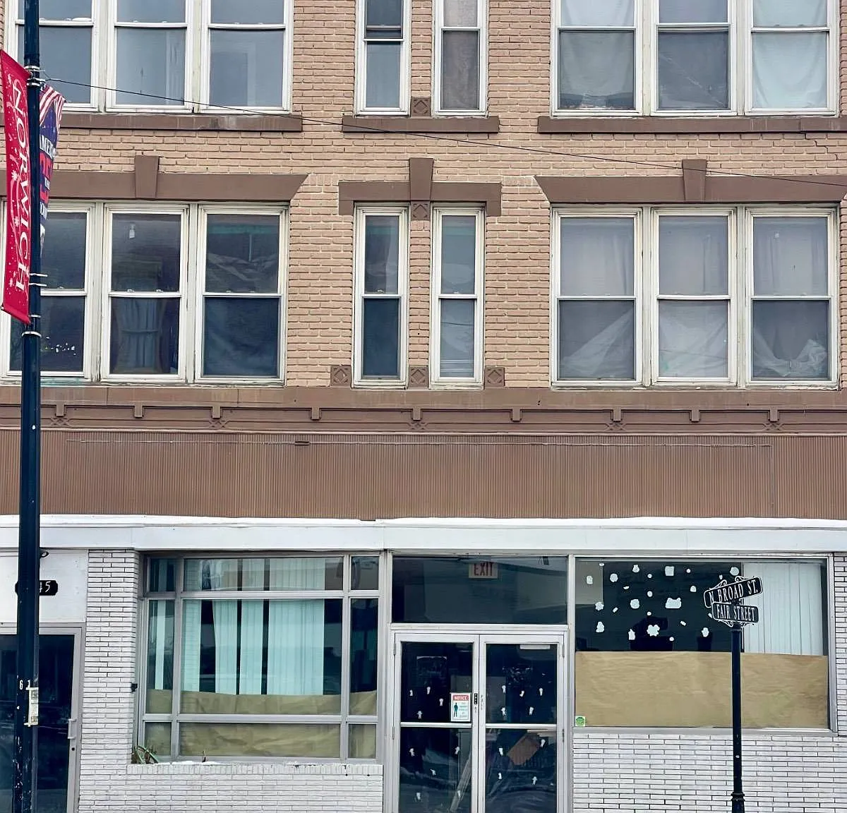 2 bed, 1.0 bath, $1,300 — Photo 1