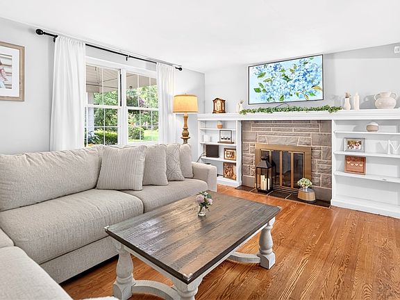 5th image of 414 Gardner Pl