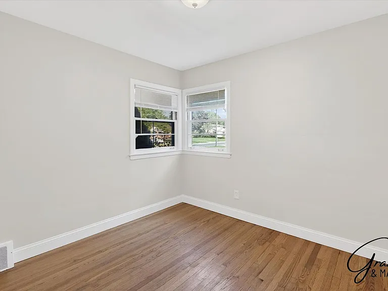 8254 W Pkwy — Photo 10