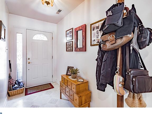 3rd image of 166 Kenton Dr